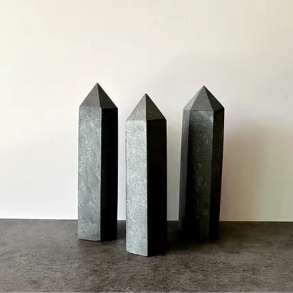 Shungite Towers - Picture 1 of 3